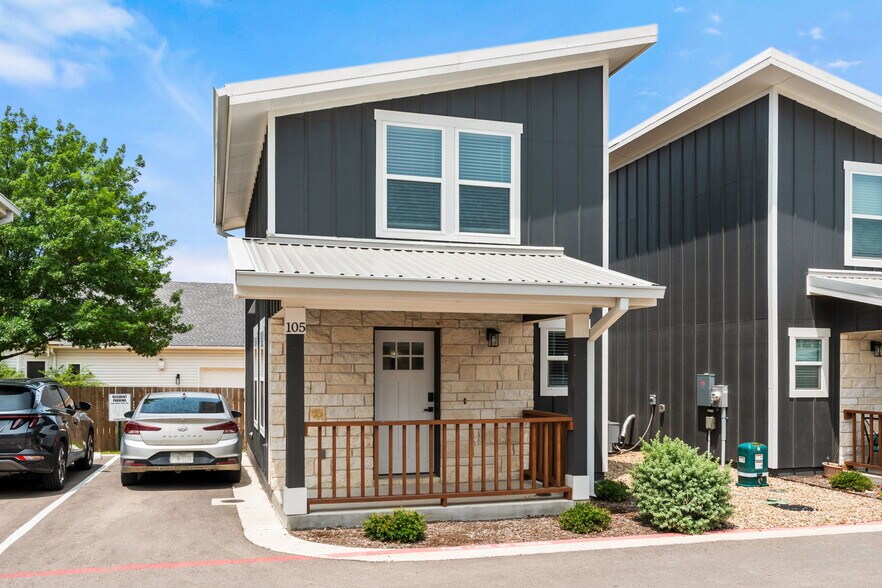 Building Photo - 20 Tate Village