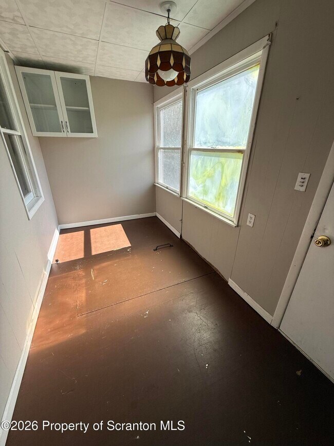 Building Photo - 1042 Taylor Ave