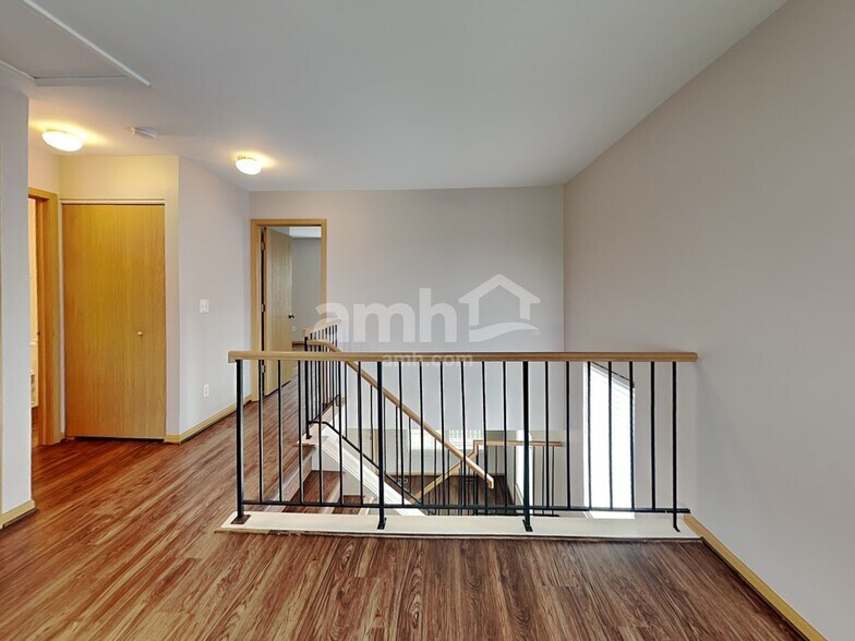 Building Photo - 21343 Earhart Ct