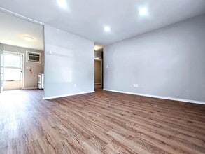 Building Photo - 4437 Layola Ave