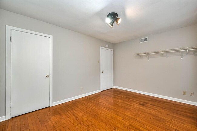 Building Photo - 1831 De Milo Dr