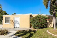 Building Photo - 395 Plum Tree Dr