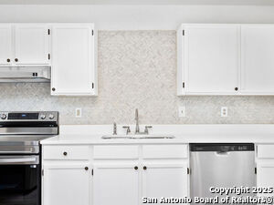 Building Photo - 5806 Summer Fest Dr