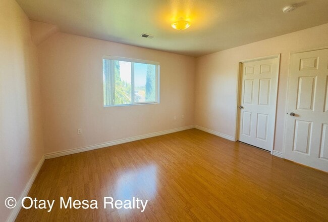 Building Photo - 1061 Saturn Blvd