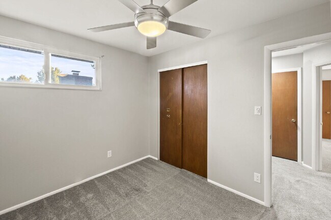 Building Photo - 2022 Northglen Dr