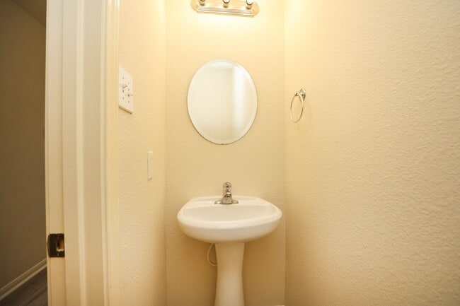 Building Photo - 1620 Grable Cove Ln