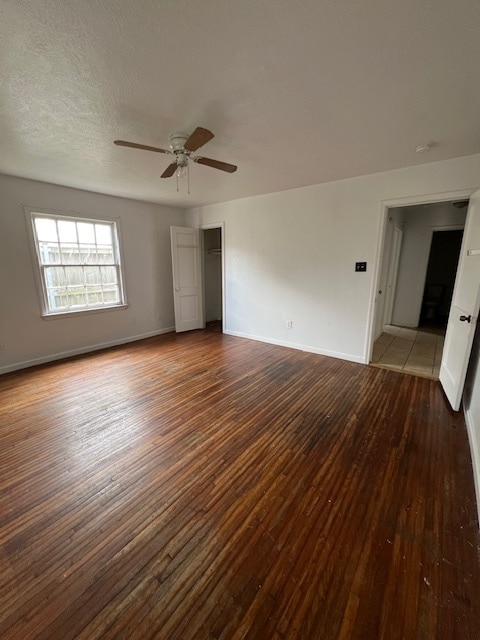 Building Photo - 2425 N Lynwood Dr