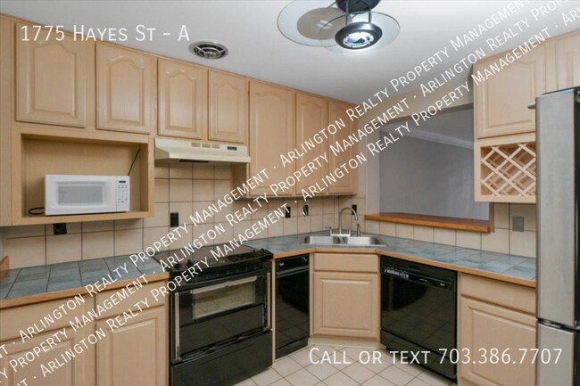 Building Photo - 1775 S Hayes St