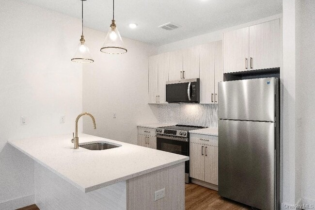 Building Photo - 306 Bluestone Ct