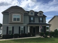 Building Photo - Fenced Back Yard, Screened Back Patio, Lex...