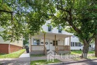 Building Photo - 272 Comstock St