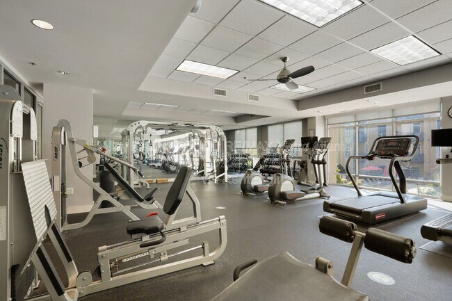 Building Photo - 711 Cosmopolitan Dr NE