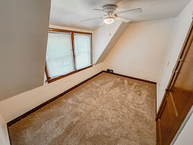 Building Photo - SE - Main &amp; 23rd St N