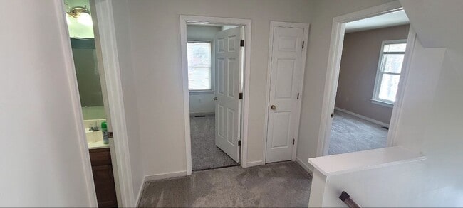 Building Photo - 9728 Country Way Rd