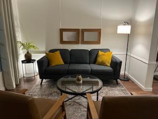 Building Photo - 502 9th St SW