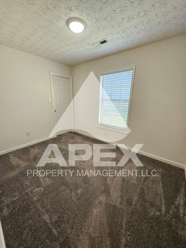 Building Photo - 8705 Trapper Ln