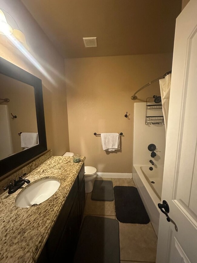 Building Photo - Stunning 4 Bed 2 Bath Home! Parkview Schoo...