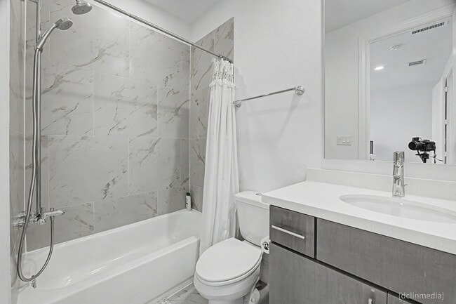 Building Photo - 4009 University Grove St