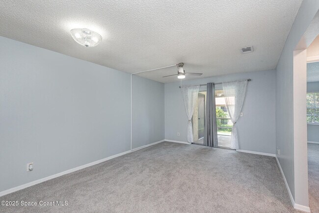 Building Photo - 3069 Sir Hamilton Cir