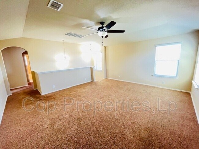 Building Photo - 12110 Kruth Pt