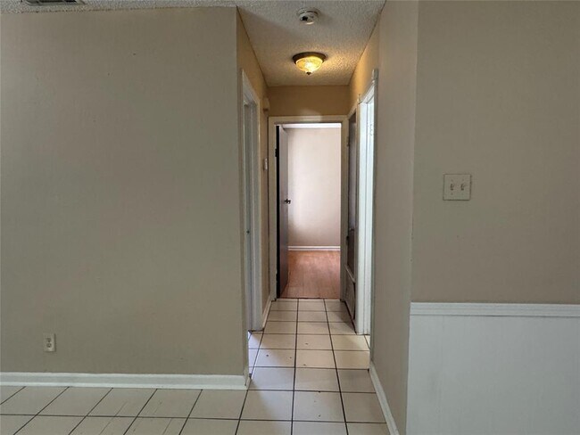 Building Photo - 11606 Castle Rock Ct
