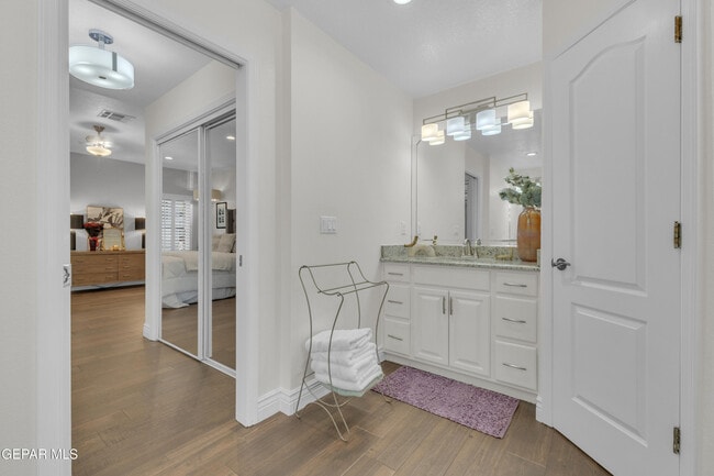 Building Photo - 2085 Paseo Del Prado Dr