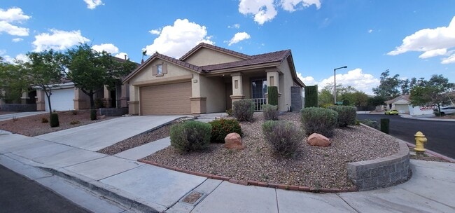 Building Photo - Beautiful Single Story Summerlin Home on a corner lot.
