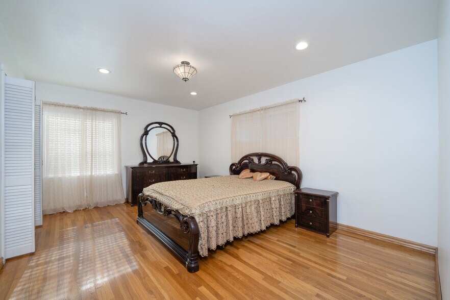 Primary Original - 14024 Cantlay St