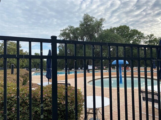 Building Photo - 2549 Twain Dr