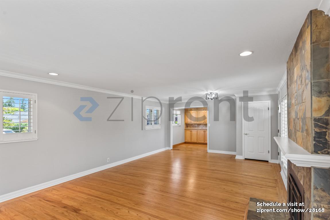 Building Photo - 2010 Helena Way