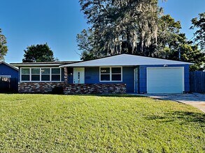 Building Photo - Beautiful 3 Beds 2 Baths Home in Jacksonville