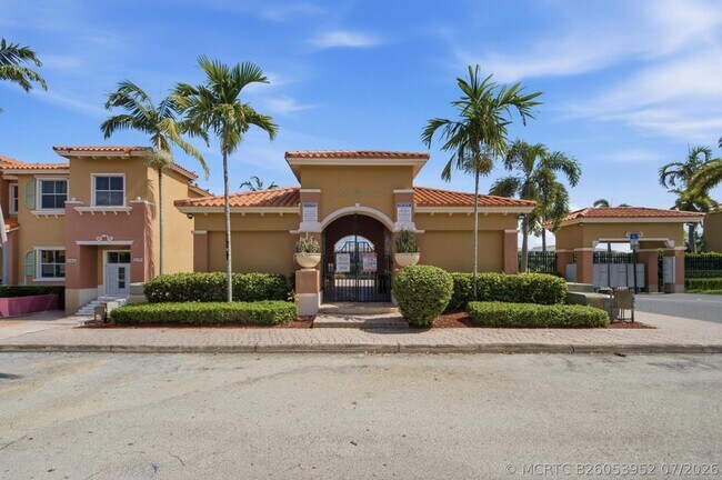 Building Photo - 732 SW 106th Ave