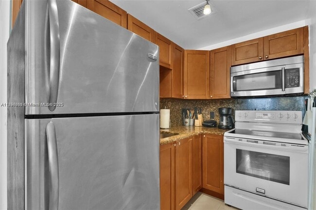 Building Photo - 6966 Byron Ave