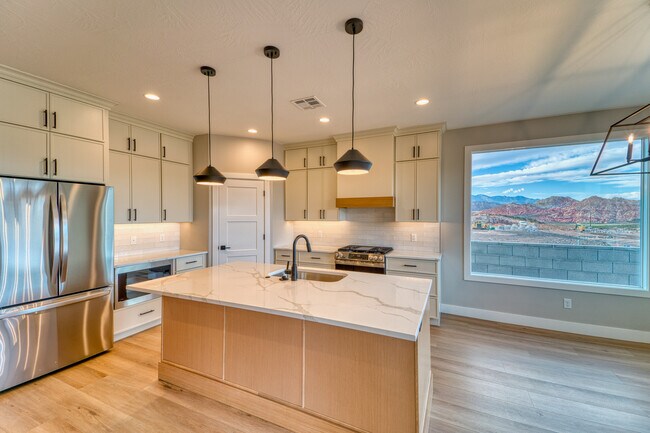 Building Photo - 362 Firerock Way