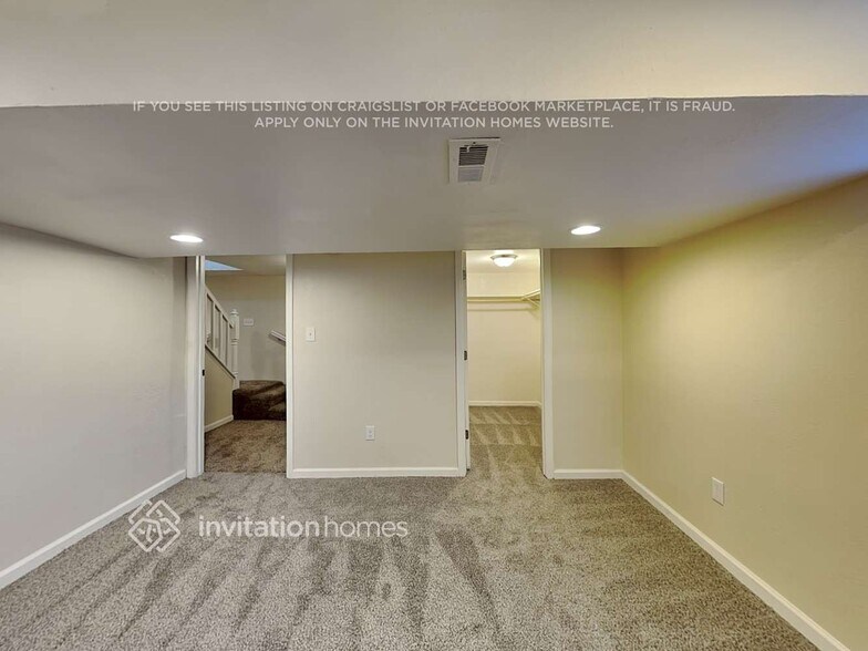 Building Photo - 4283 S Halifax Way