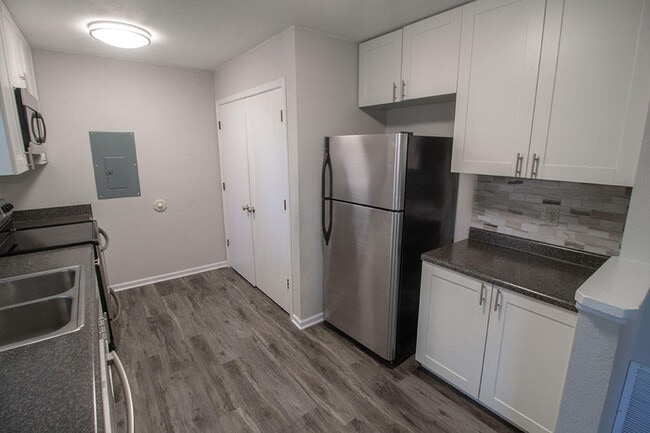 Building Photo - 3510 Forum Blvd