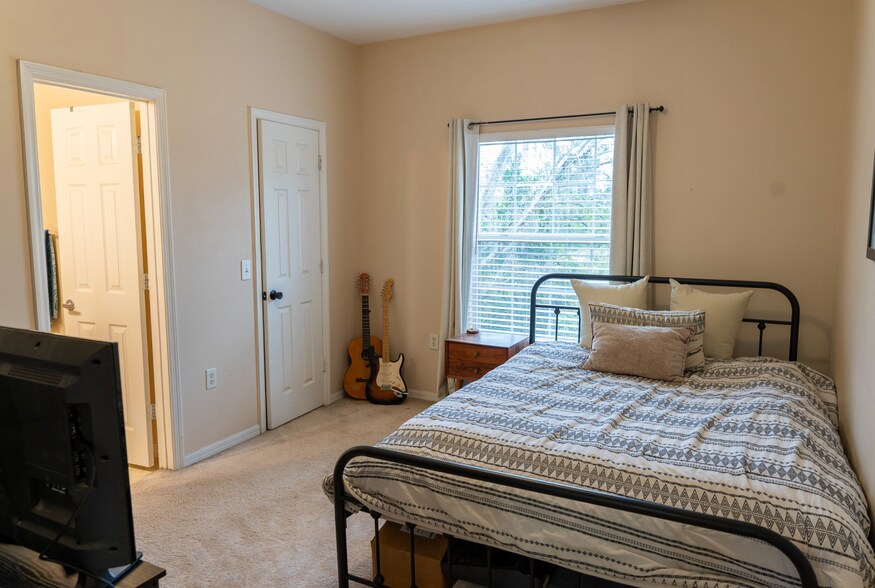 Building Photo - 7524 Plantation Cir