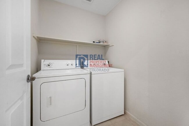 Building Photo - 8417 Stonybridge Cir