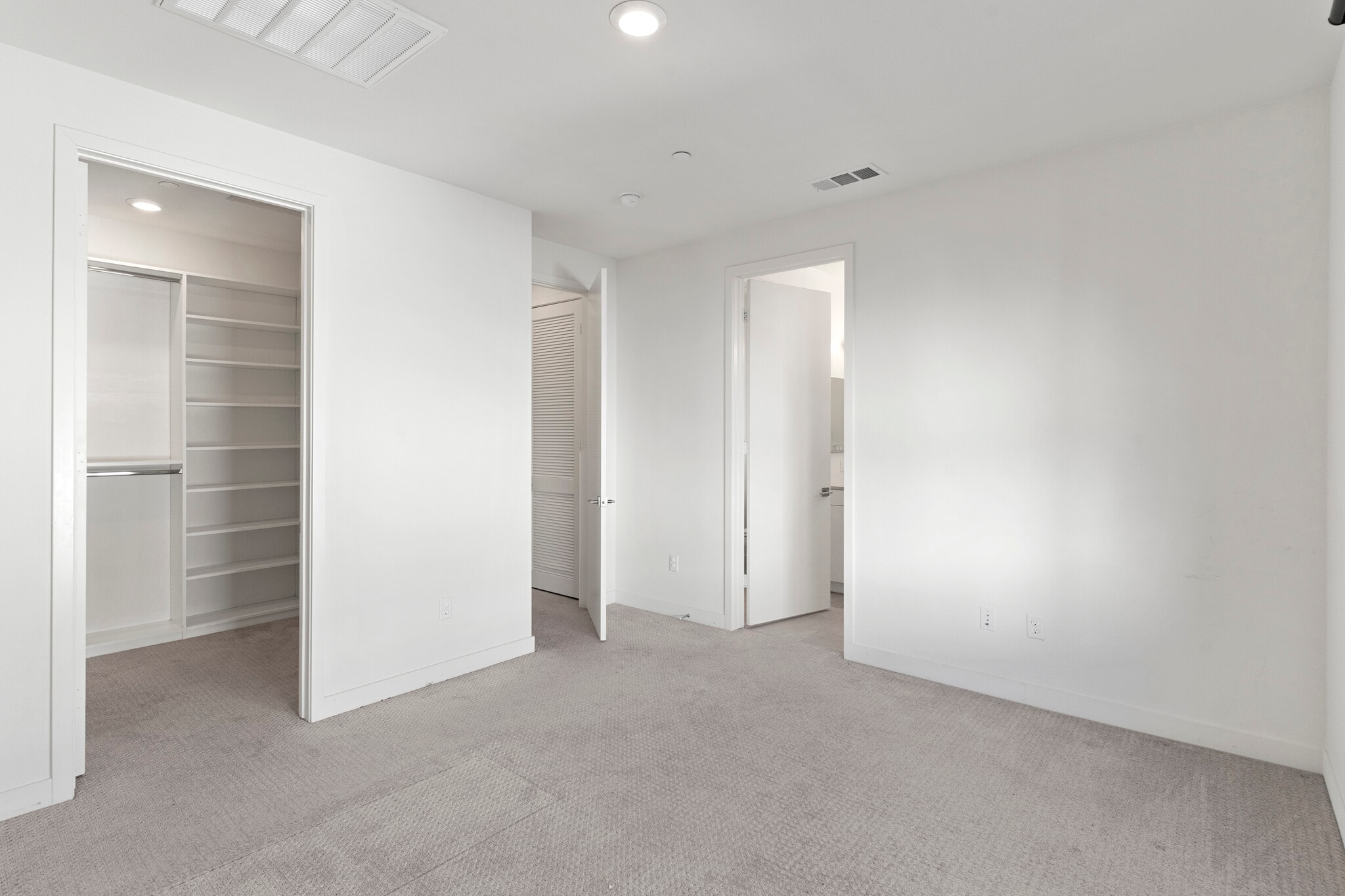 Building Photo - 2700 E Chaucer