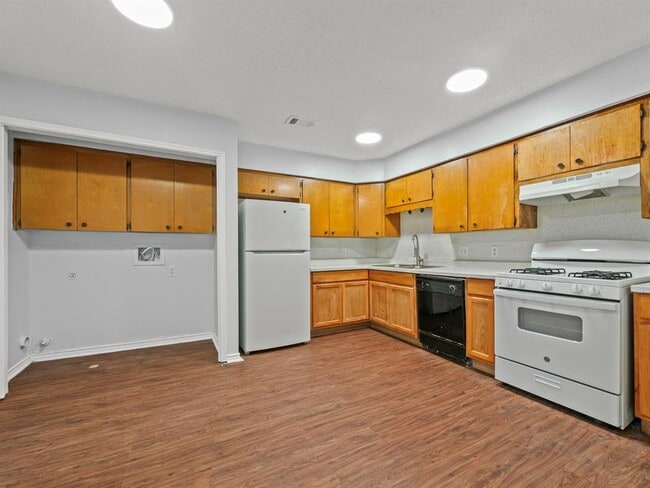 Building Photo - 1816 Rawhide Loop