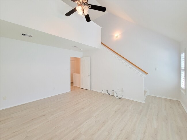 Building Photo - 75 Dennis St