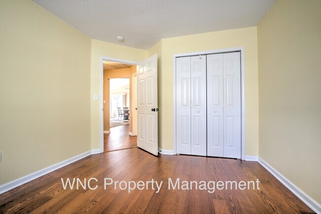 Building Photo - 302 Creeks End Cir