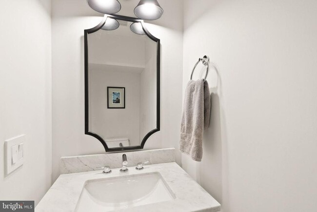 Building Photo - 312 N Pitt St