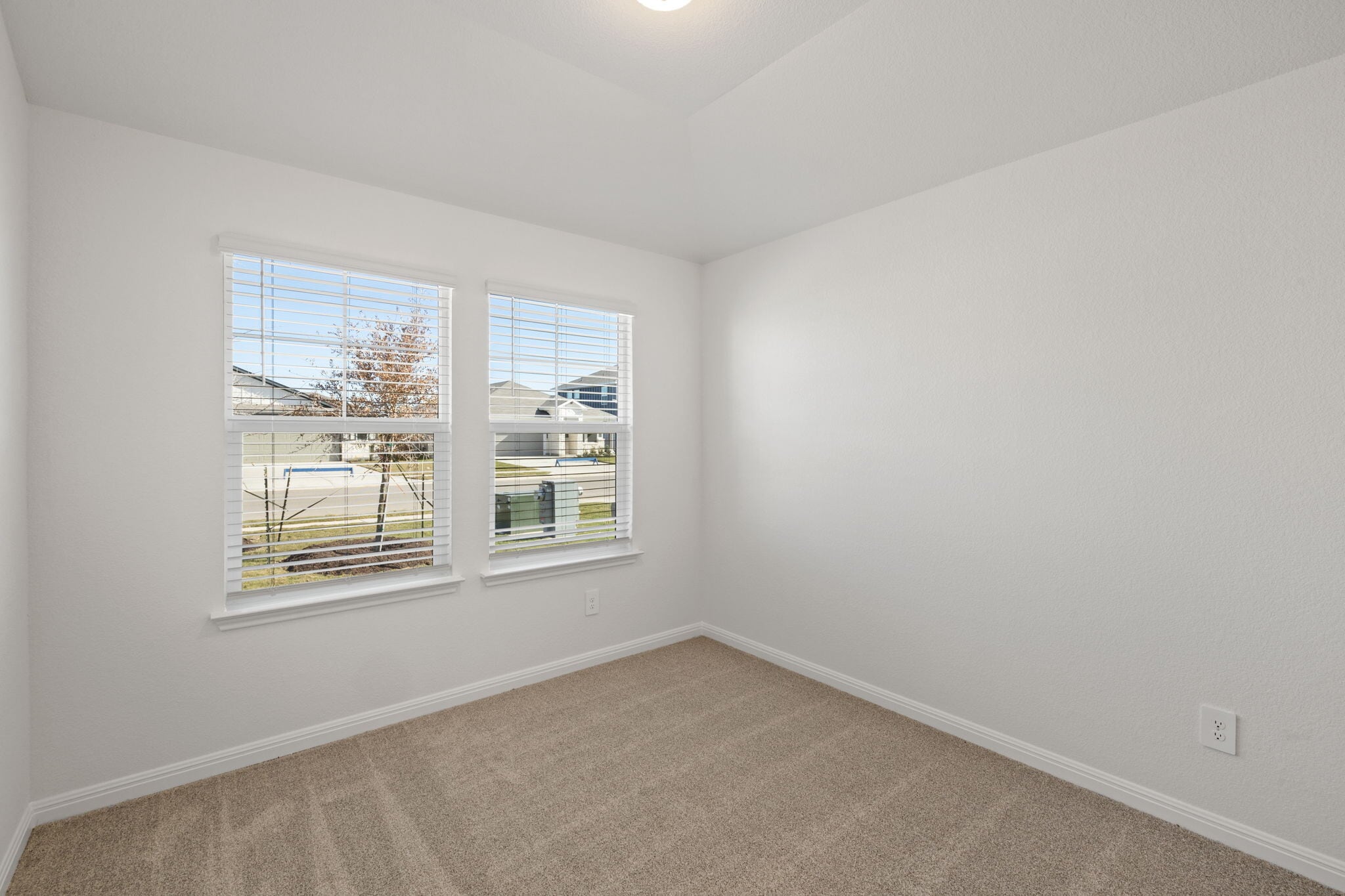 Building Photo - 5000 Stockton Ln