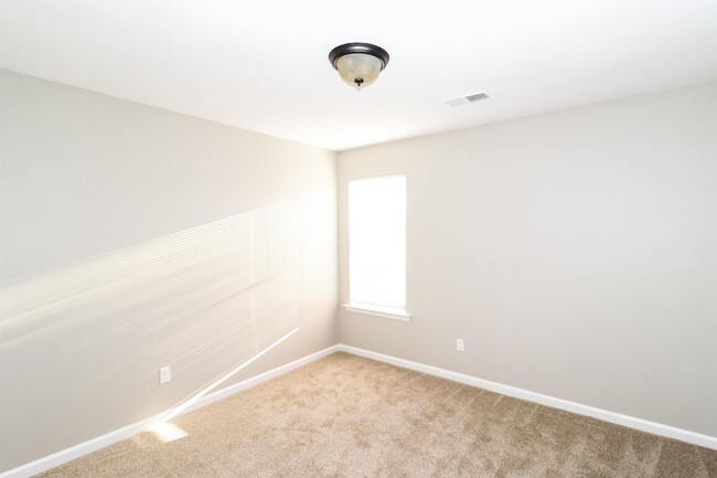 Building Photo - 1079 Mossy Knoll Dr