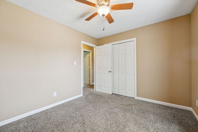 Building Photo - 1073 Bobcat Dr