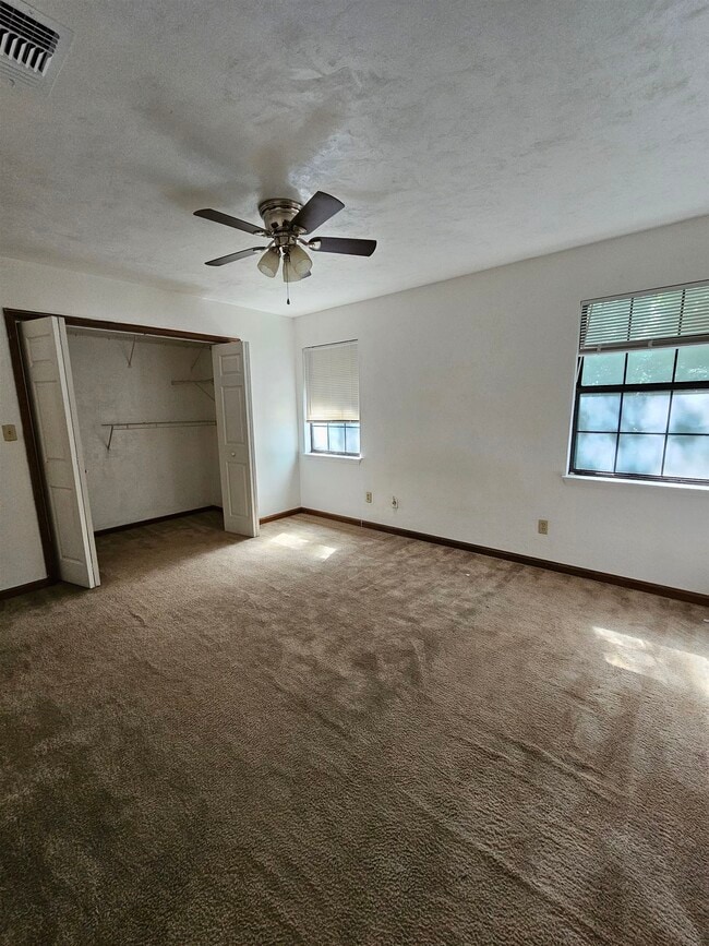 Building Photo - 1208 Hidden Pl
