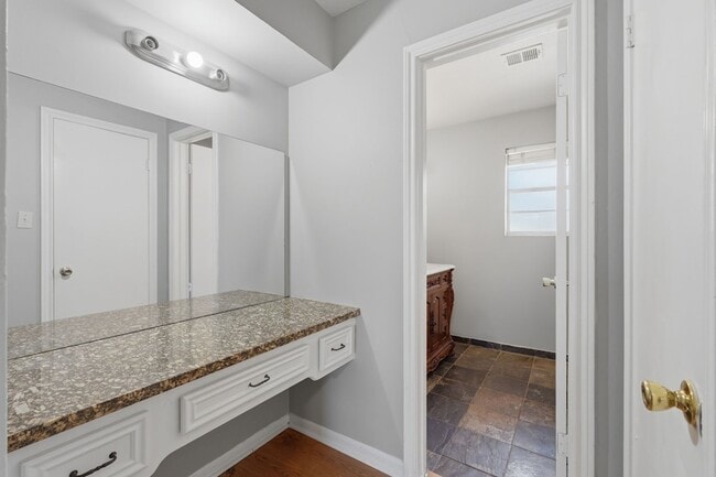 Building Photo - 25611 Timberlane Dr