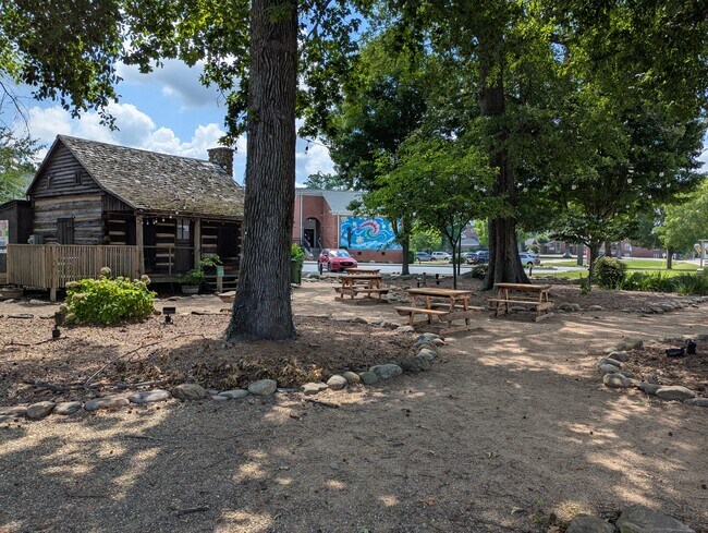 Building Photo - 66 Endeavor Cir