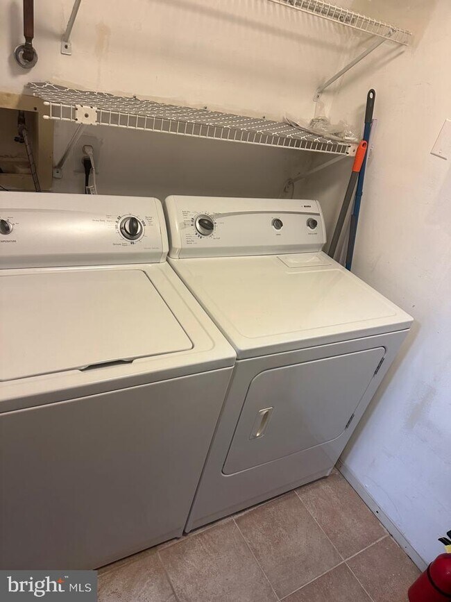 Building Photo - 113 The Woods